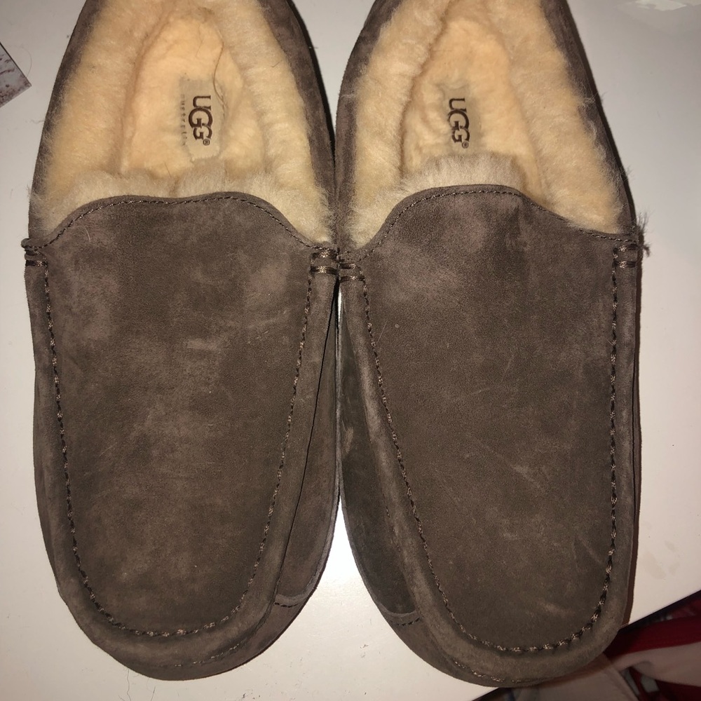 Men Ugg moccasins